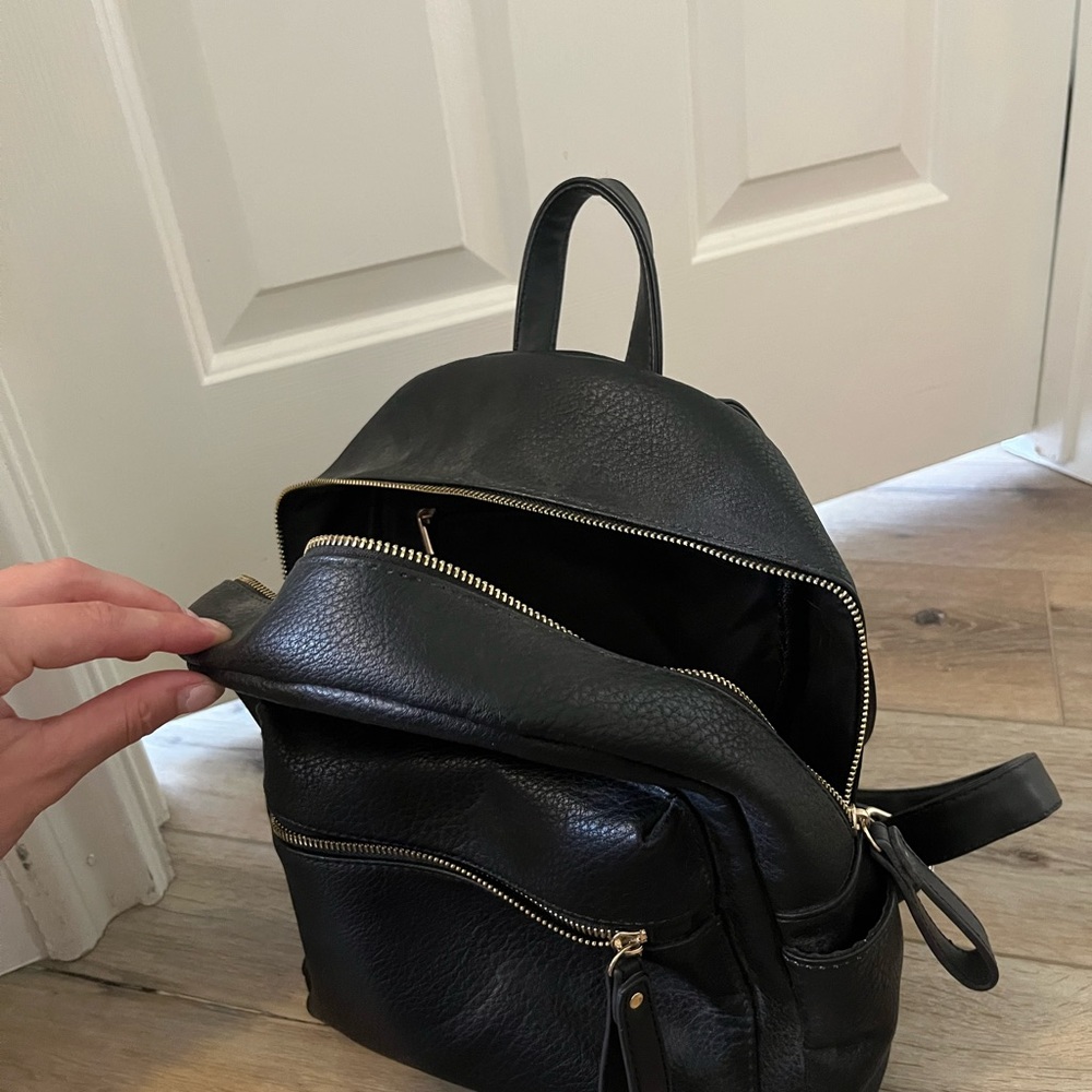 Small Leather Backpack - Picture 5 of 5